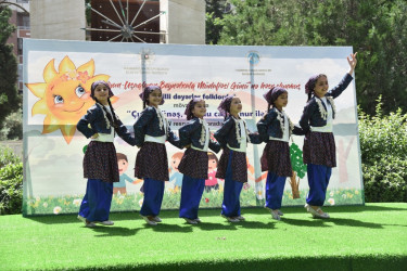 Nəsimi rayonunda “Milli-mənəvi dəyərlərimiz tarixi irsimiz” mövzusunda “Çıxdı günəş, doldu cahan nur ilə” IV inkluziv yaradıcılıq-festival müsabiqəsinin yekun təltifetmə mərasimi keçirilib.