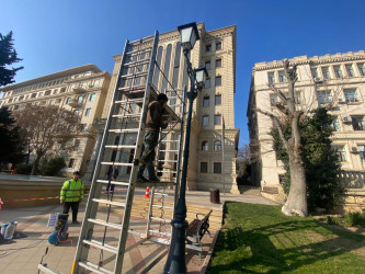  Nəsimi rayonunda parklarda cari təmir işləri aparılıb.