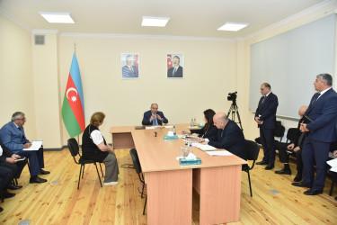 Nəsimi rayon İcra Hakimiyyətinin başçısı növbəti səyyar qəbul keçirib