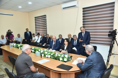 Nəsimi rayon İcra Hakimiyyətinin başçısı növbəti səyyar qəbul keçirib