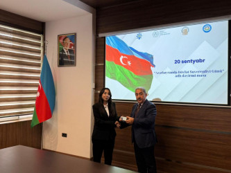 Nəsimi rayonunda 20 Sentyabr - Azərbaycanda Dövlət Suverenliyi Günü münasibətilə “Azərbaycanın Suverenliyi - Milli İradəmizin Təntənəsi” mövzusunda dəyirmi masa keçirilib.