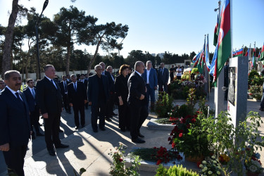 Anım günündə 2 saylı Fəxri və Şəhidlər Xiyabanında dəfn olunmuş Şəhidlər ziyarət olundu