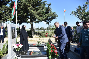 Nəsimi rayon ictimaiyyətinin nümayəndələri Anım Günü münasibətilə Hərbi Memorial Məzarlığı ziyarət etdi.