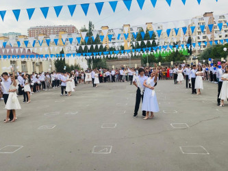 Nəsimi rayonunun ümumtəhsil müəssisələrində “Son zəng” tədbirləri keçirildi.