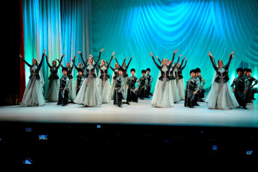 Nəsimi rayonunda Ulu Öndər Heydər Əliyevin anadan olmasının 103-cü ildönümünə həsr olunmuş “Heydər Əliyev irsinin konseptual əsasları: ənənə ilə müasirliyin vəhdəti” mövzusunda tədbir keçirilib
