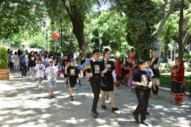 1 İyun- Uşaqların Beynəlxalq Müdafiəsi günü münasibətilə Zabitlər Parkında bayram tədbiri keçirilib.