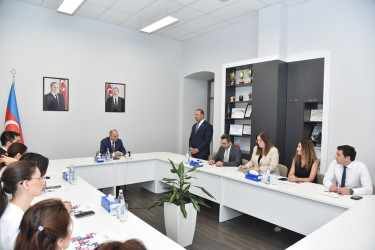 Nəsimi rayon İcra Hakimiyyətinin başçısı növbəti səyyar qəbul keçirib