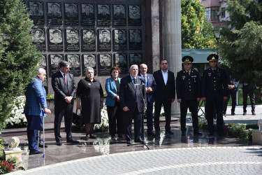 Nəsimi rayonunda 27 Sentyabr - Anım günü münasibətilə  rayon ərazisində yerləşən “Zəfər bağı”nda tədbir keçirilib.