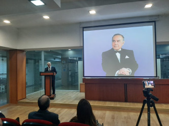 Azərbaycan Universitetində Ulu öndər Heydər Əliyevin anım gününə həsr olunmuş tədbir keçirilib.