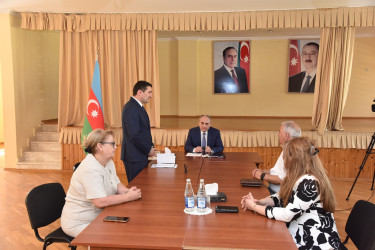 Nəsimi rayon İcra Hakimiyyətinin başçısı növbəti səyyar qəbul keçirib