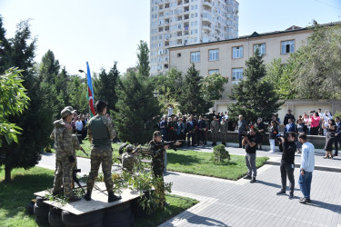 Nəsimi rayonunda 27 Sentyabr - Anım günü münasibətilə  rayon ərazisində yerləşən “Zəfər bağı”nda tədbir keçirilib.