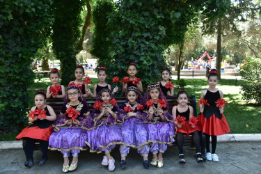 1 İyun- Uşaqların Beynəlxalq Müdafiəsi günü münasibətilə Zabitlər Parkında bayram tədbiri keçirilib.