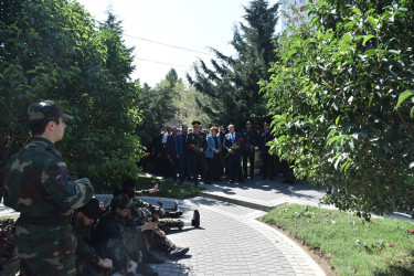 Nəsimi rayonunda 27 Sentyabr - Anım günü münasibətilə  rayon ərazisində yerləşən “Zəfər bağı”nda tədbir keçirilib.