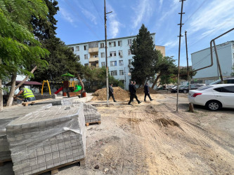 Cavadxan küçəsi 34 və 38 saylı ünvanda abadlıq-quruculuq işləri davam edir.