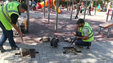 Nəsimi rayonu Vaqif  prospektində yerləşən parkda cari təmir işləri aparılıb.