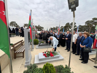 Vətən müharibəsi Şəhidi Mikayılov Cəbrayıl Valeh  oğlunun doğum günündə əziz xatirəsi yad olundu.