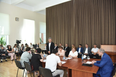 Nəsimi rayon İcra Hakimiyyətinin başçısı növbəti səyyar qəbul keçirib
