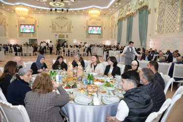 Nəsimi rayonunda Müqəddəs Ramazan bayramı ərəfəsində iftar süfrəsi təşkil edildi.