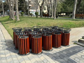 Rayon ərazisində parklarda yeni oturacaqlar quraşdırılıb.