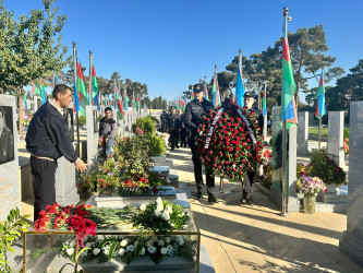 Vətən Müharibəsi Şəhidi Həsənov Faiq Hüseyn  oğlunun şəhadət günündə əziz xatirəsi yad edildi.