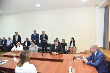 Nəsimi rayon İcra Hakimiyyətinin başçısı növbəti səyyar qəbul keçirib