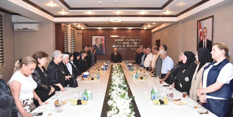 Nəsimi rayonu İcra Hakimiyyətində rayon ərazisində yaşayan Vətən müharibəsi şəhidlərinin ailə üzvləri ilə görüş keçirilib.