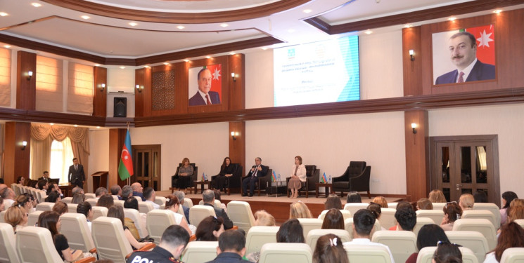 “Uşaqlarla peşəkar əlaqə” adlı multidissiplinar konfrans keçirilib.