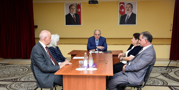 Nəsimi Rayon İcra Hakimiyyətinin başçısı növbəti səyyar qəbul keçirib.
