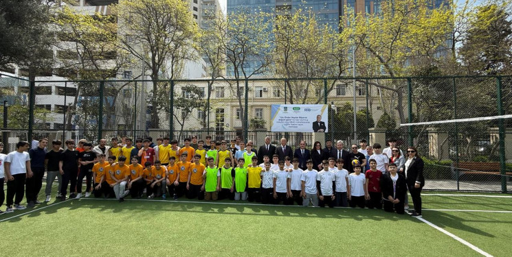 Nəsimi rayonununda Ümummilli lider Heydər Əliyevin anadan olmasının 102-ci ildönümünə həsr olunmuş  voleybol idman növü üzrə məhəllələrarası turnirin rayon mərhələsi keçirilib.