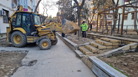 Nəsimi rayonu Asif Məhərrəmov 31 saylı ünvanda abadlıq və quruculuq  işləri davam edir.