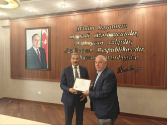 Nəsimi rayon İcra Hakimiyyətində “Heydər Əliyev Azərbaycanın dövlət qulluğu sisteminin banisidir” mövzusunda dəyirmi masa keçirilib