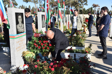 Anım günündə 2 saylı Fəxri və Şəhidlər Xiyabanında dəfn olunmuş Şəhidlər ziyarət olundu