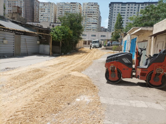 Nəsimi rayonu Ceyhun Səlimov küçəsi 7,9 saylı ünvanlarda məhəllədaxili yollarda cari təmir işlərinə başlanılıb.