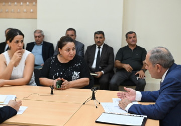 Nəsimi rayon İcra Hakimiyyətinin başçısı növbəti səyyar qəbul keçirib.