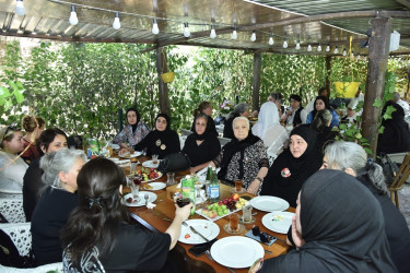 Nəsimi rayonunda Qurban bayramı ərəfəsində şəhid ailələri ilə görüş keçirilib.