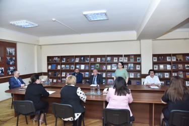 Nəsimi rayon İcra Hakimiyyətinin başçısı növbəti səyyar qəbul keçirib