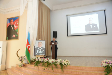 Nəsimi rayonunda Ümummilli lider Heydər Əliyevin 99-cu ildönümünə həsr olunmuş silsilə tədbirlər keçirildi.