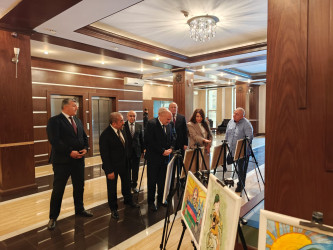 Nəsimi rayonunda 27 Sentyabr - Anım Gününün beşinci ildönümü münasibətilə “27 Sentyabr – Qələbəyə aparan yolun başlanğıcı ” adlı dəyirmi masa  keçirilib.