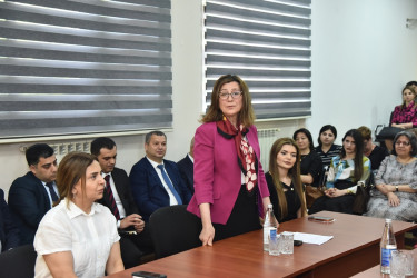Nəsimi rayon İcra Hakimiyyətinin başçısı növbəti səyyar qəbul keçirib