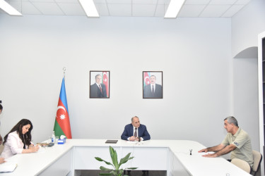 Nəsimi rayon İcra Hakimiyyətinin başçısı növbəti səyyar qəbul keçirib