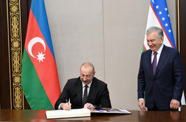 Prezidentlər İlham Əliyev və Şavkat Mirziyoyev Özbəkistanın Azərbaycandakı səfirliyinin yeni binasının açılışında iştirak ediblər