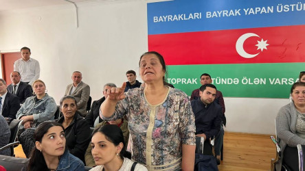 Nəsimi rayonunda müraciətlərin operativ həlli üçün sakinlərin yerlərdə qəbulu davam etdirilir.