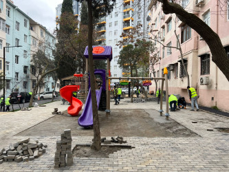 Nəsimi rayonu A.Məhərrəmov 33 saylı ünvanında yerləşən binada aparılan abadlıq-quruculuq işləri yekunlaşmaq üzrədir.