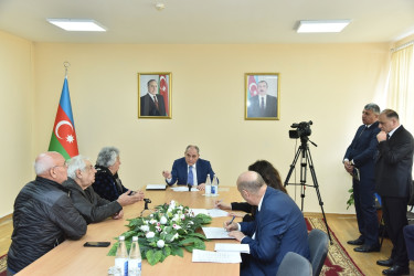 Nəsimi rayon İcra Hakimiyyətinin başçısı növbəti səyyar qəbul keçirib