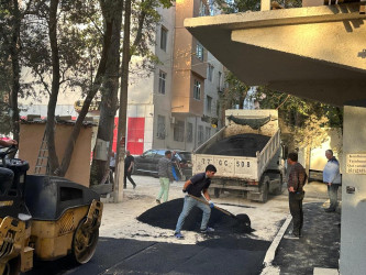 H.B.Əliyev küçəsi 9, 11, 15 və 17 saylı binaların ətrafında abadlıq-quruculuq işləri davam etdirilir.