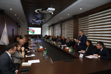 Nəsimi rayonunda 20 Sentyabr - Azərbaycanda Dövlət Suverenliyi Günü münasibətilə “Azərbaycanın Suverenliyi - Milli İradəmizin Təntənəsi” mövzusunda dəyirmi masa keçirilib.