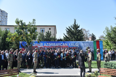 Nəsimi rayonunda 27 Sentyabr - Anım günü münasibətilə  rayon ərazisində yerləşən “Zəfər bağı”nda tədbir keçirilib.