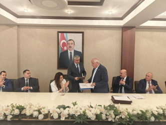 Nəsimi rayon İcra Hakimiyyətində “Heydər Əliyev Azərbaycanın dövlət qulluğu sisteminin banisidir” mövzusunda dəyirmi masa keçirilib