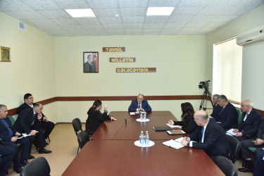 Nəsimi rayon İcra Hakimiyyətinin başçısı növbəti səyyar qəbul keçirib