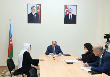 Nəsimi rayon İcra Hakimiyyətinin başçısı növbəti səyyar qəbul keçirib.